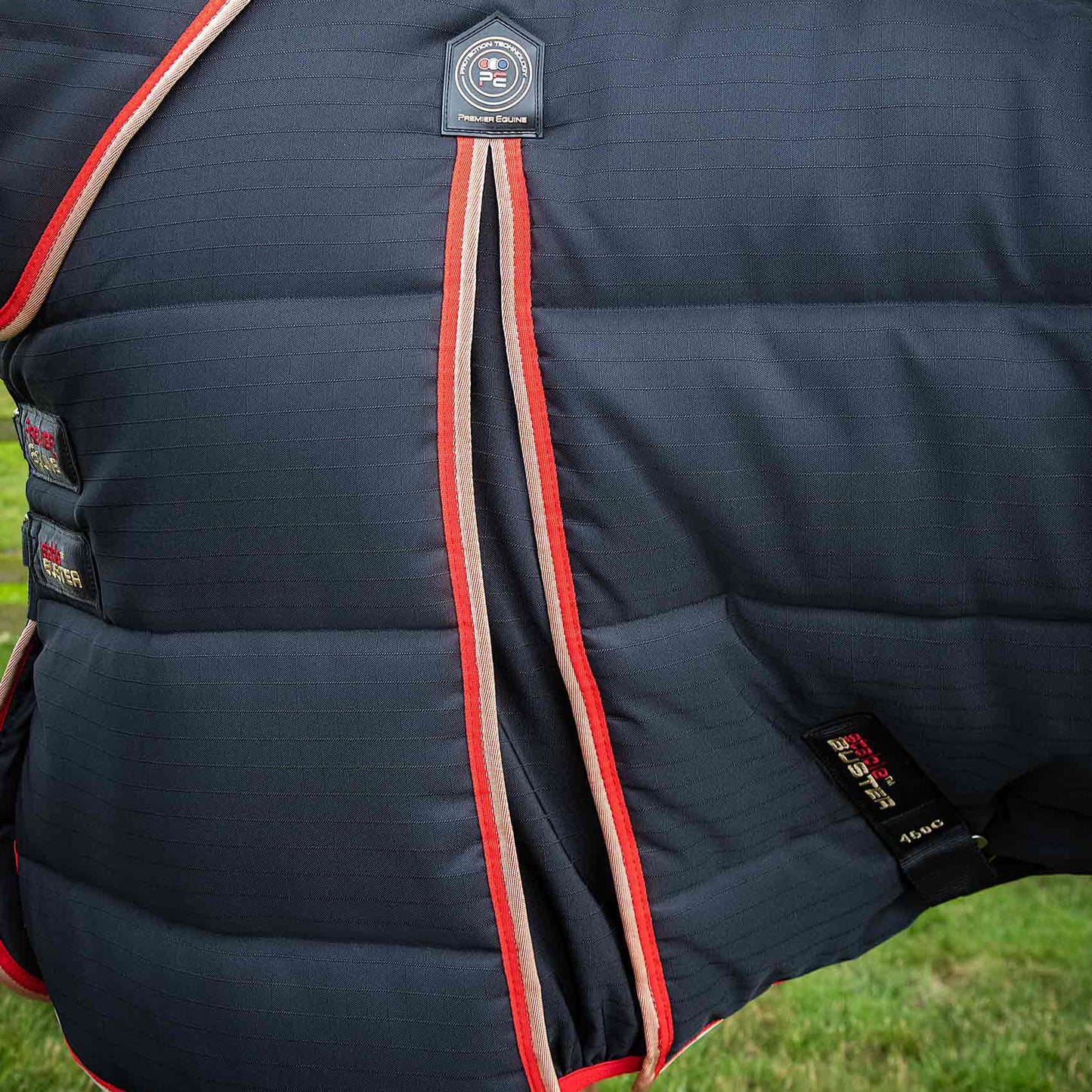 Couverture d’Écurie Buster 450g avec Couvre-Cou Amovible Polyester Ripstop 1000D | Premier Equine