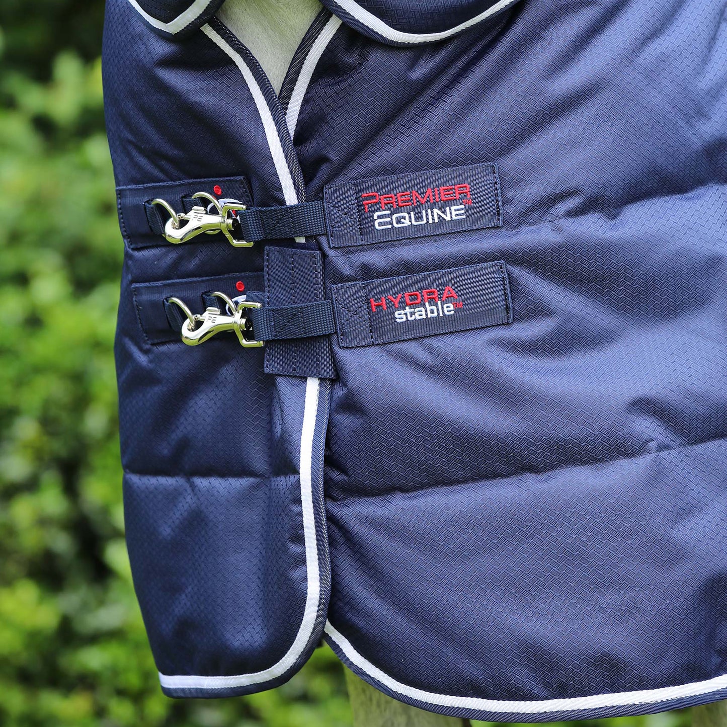 Couverture d’Écurie Hydra 200g avec Couvre Cou Amovible | Polyester 600D avec Revêtement Téflon Résistant