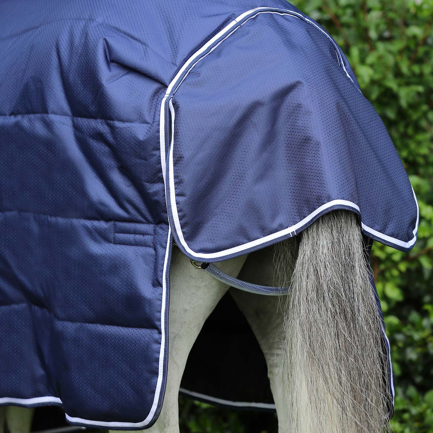 Couverture d’Écurie Hydra 200g avec Couvre Cou Amovible | Polyester 600D avec Revêtement Téflon Résistant