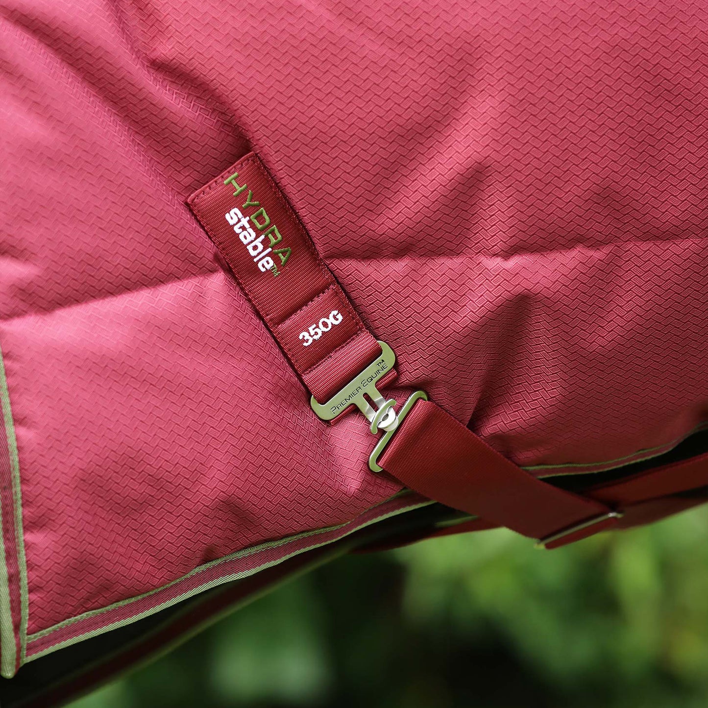 Couverture d’écurie Hydra 350g avec couvre cou – Imperméable et respirante en polyester 600D