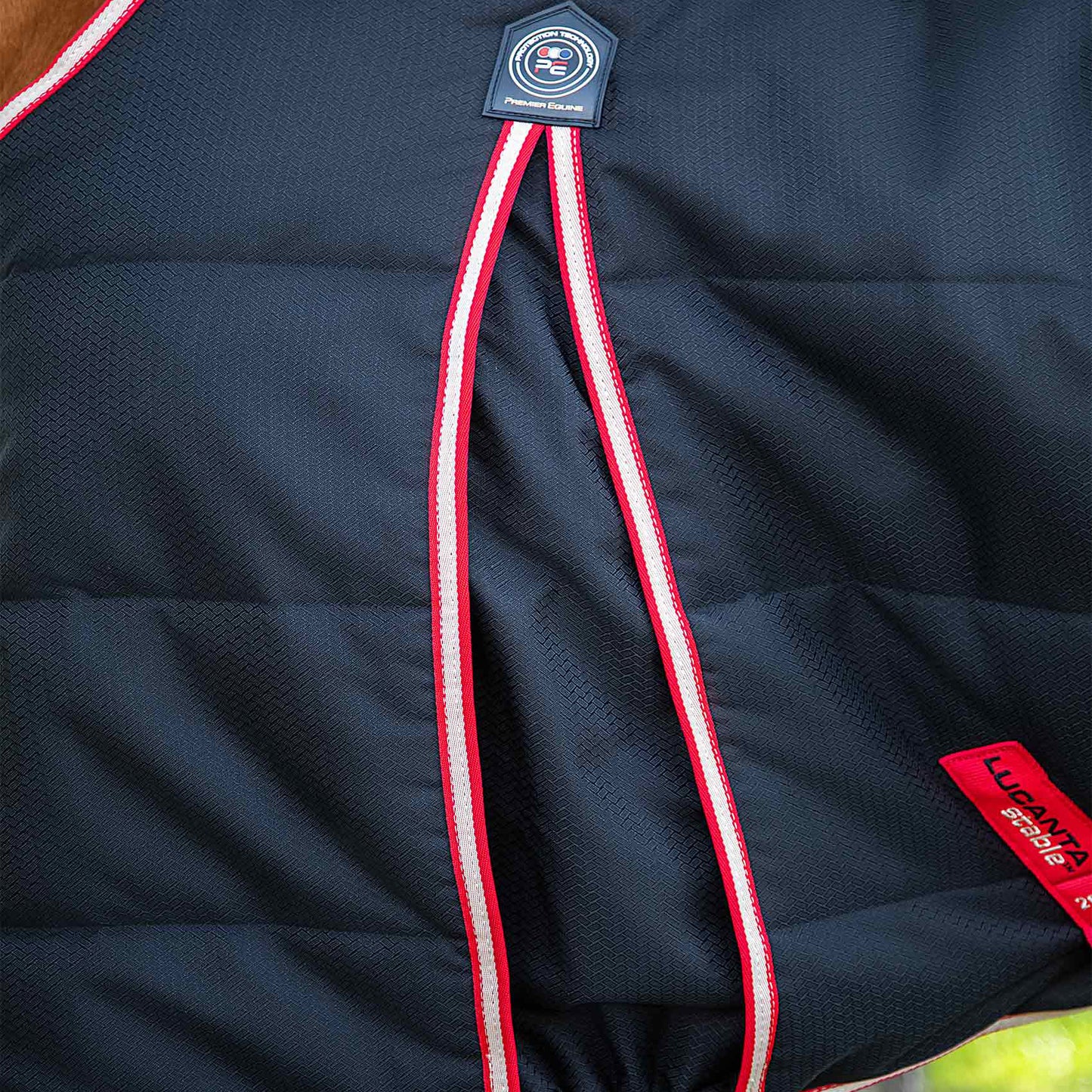 Couverture d’Écurie Lucanta 200g Demi Stable | Polyester 600D Respirant & Coussin de Garrot