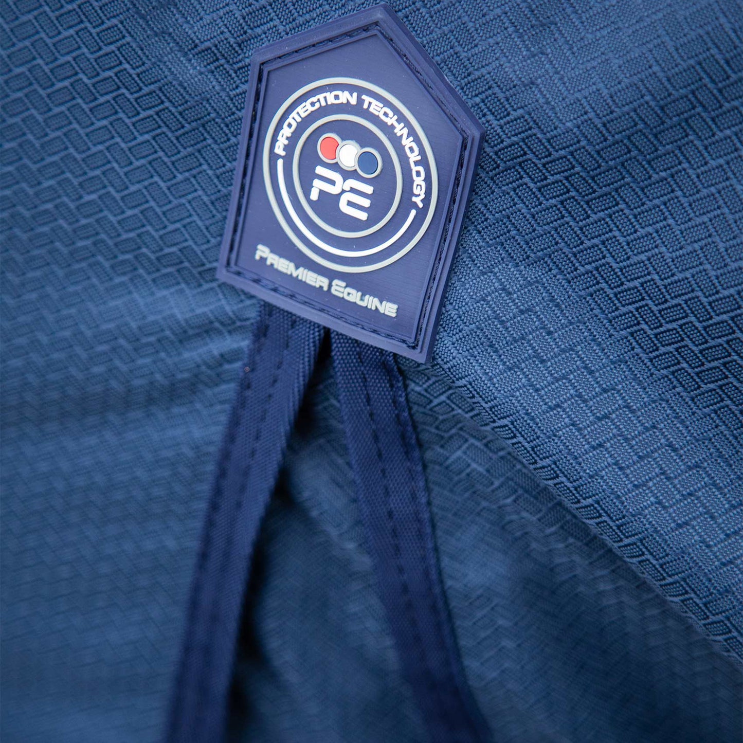Couverture Akoni 0g Imperméable Polyester 600D Respirante avec Soufflet d'Épaule | Premier Equine