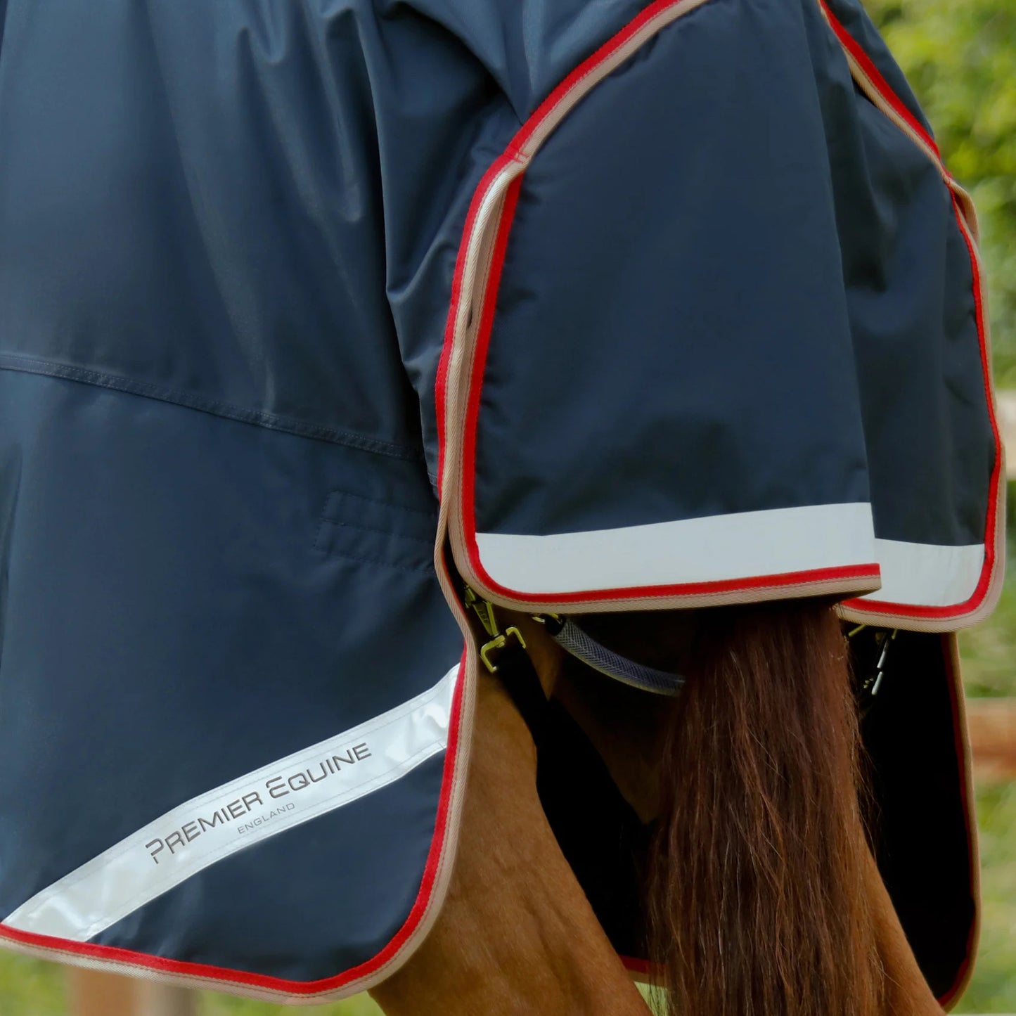 Couverture Buster 100g Imperméable Nylon Balistique 840D avec Couvre-Cou | Premier Equine