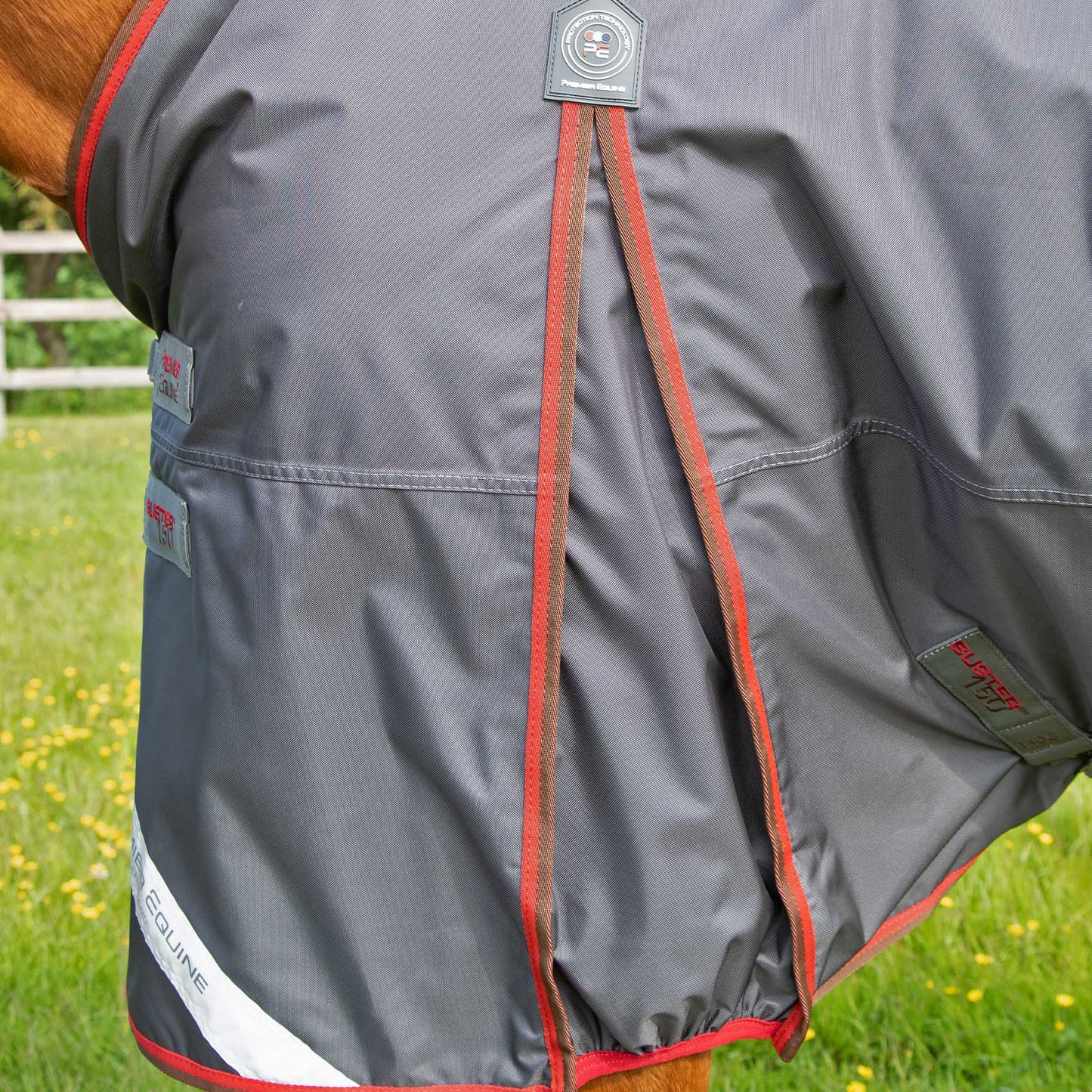 Couverture Buster 150g Nylon Balistique 840D Imperméable avec Couvre-Cou | Premier Equine