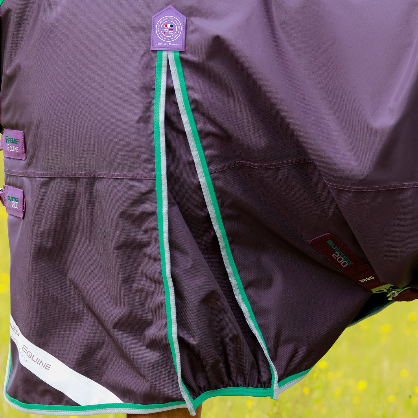 Couverture Buster 200g Imperméable Nylon Balistique 840D avec Couvre-Cou Snug-Fit | Premier Equine