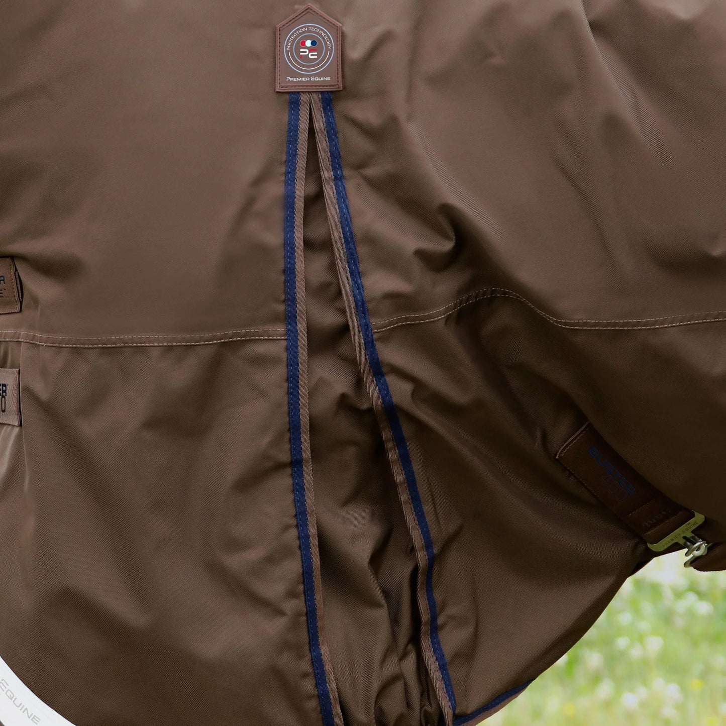 Couverture Buster 400g Imperméable Nylon 840D avec Couvre-Cou | Premier Equine