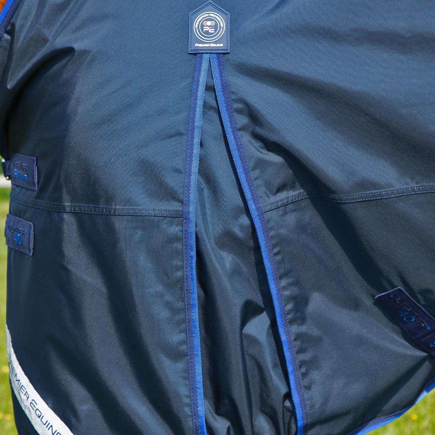 Couverture Buster 40g Imperméable Nylon Balistique 840D avec Couvre-Cou | Premier Equine