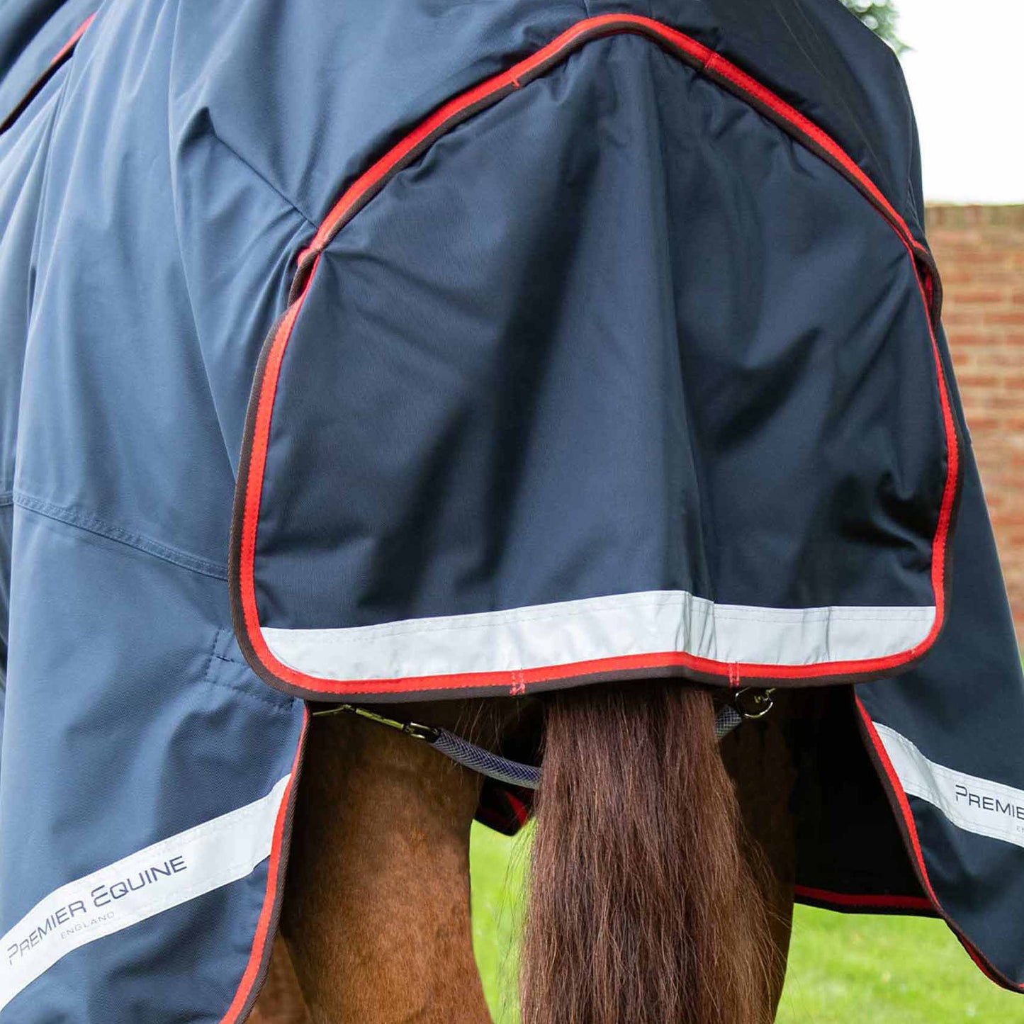 Couverture Buster 420g Imperméable Nylon Balistique 840D avec Couvre-Cou | Premier Equine