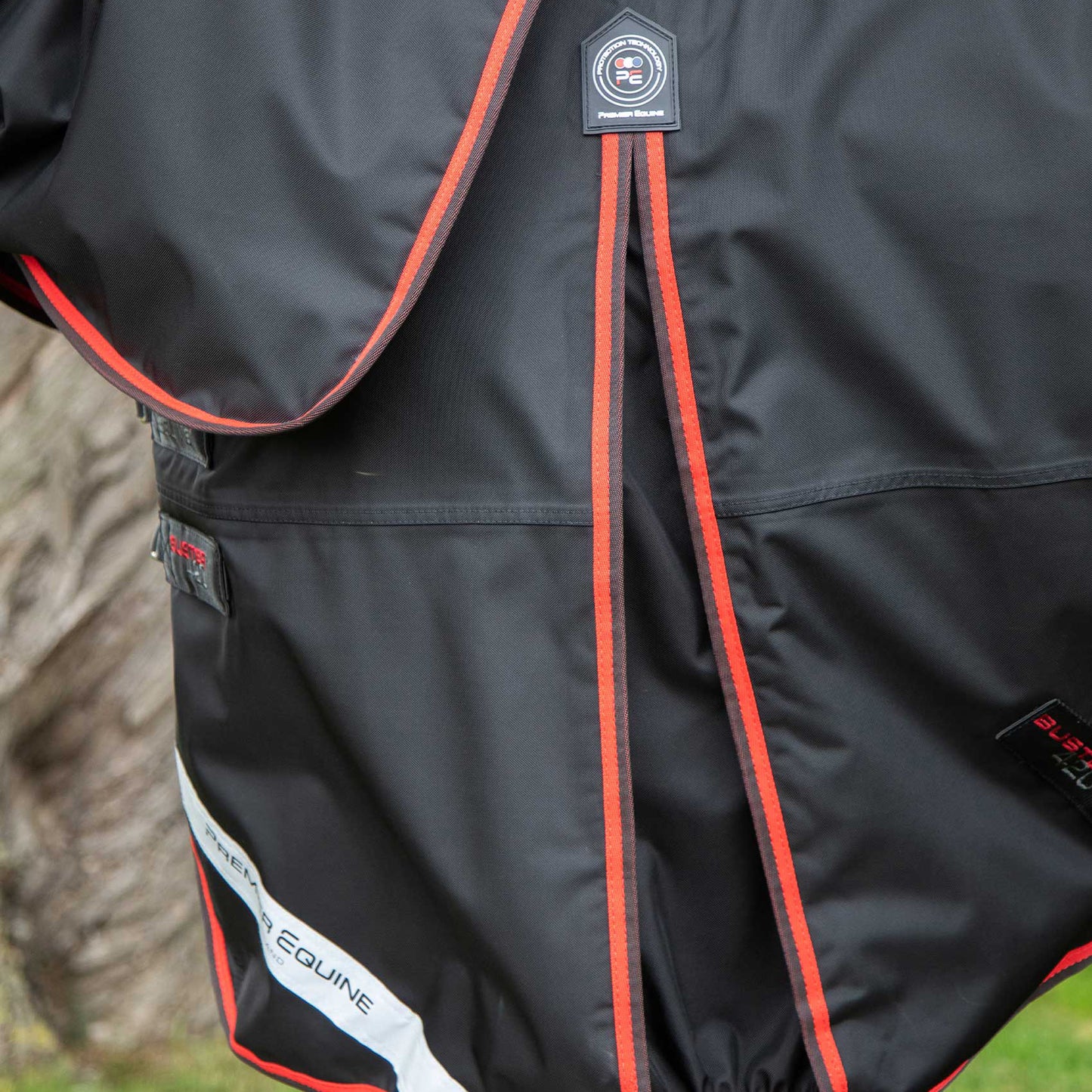 Couverture Buster 420g Imperméable Nylon Balistique 840D avec Couvre-Cou | Premier Equine