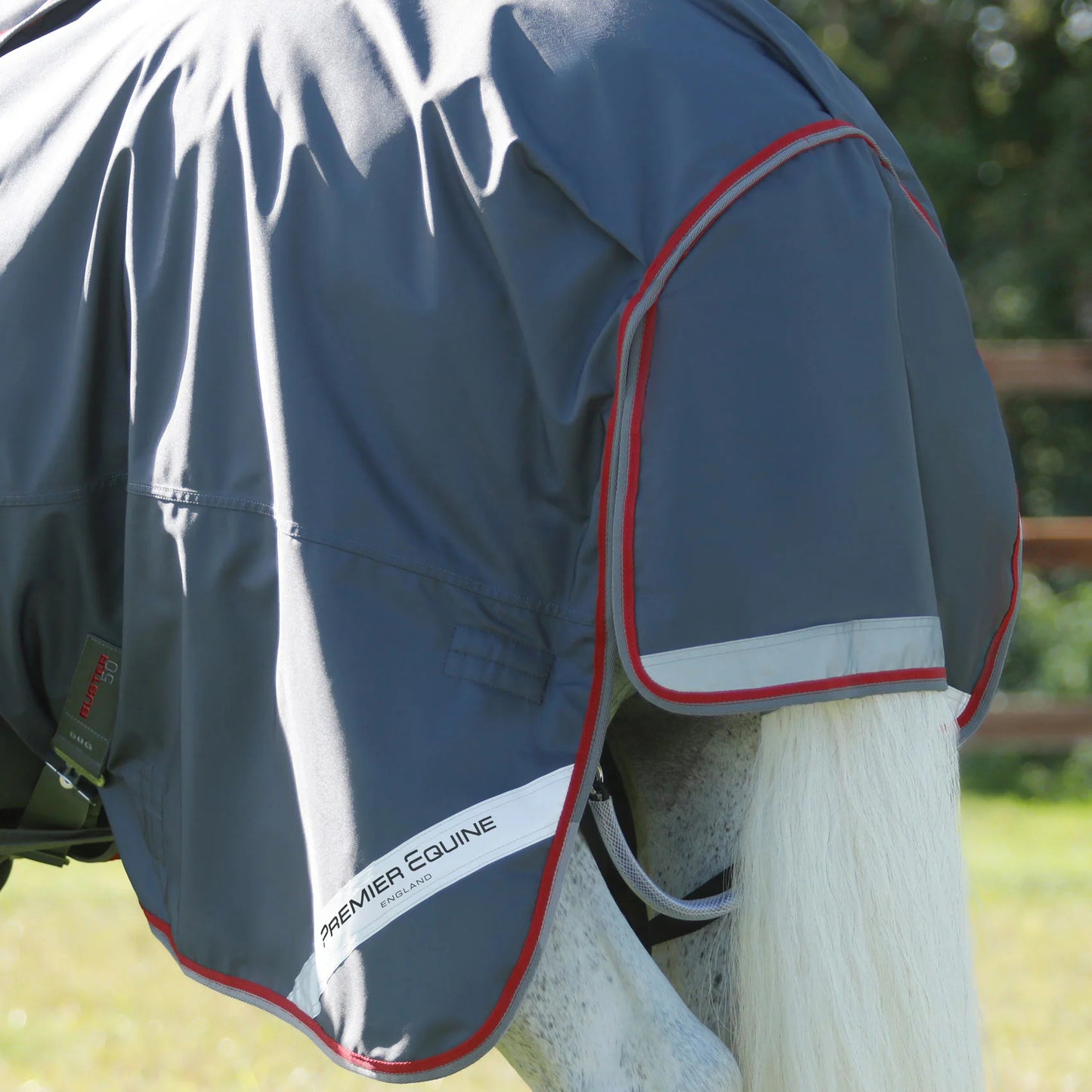 Couverture Buster 50g Nylon Balistique 840D Imperméable avec Couvre-Cou | Premier Equine