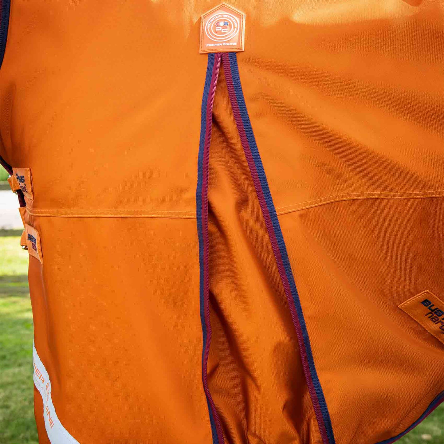 Couverture Cheval Buster Hardy 200g Demi-Cou – Chaude et Imperméable