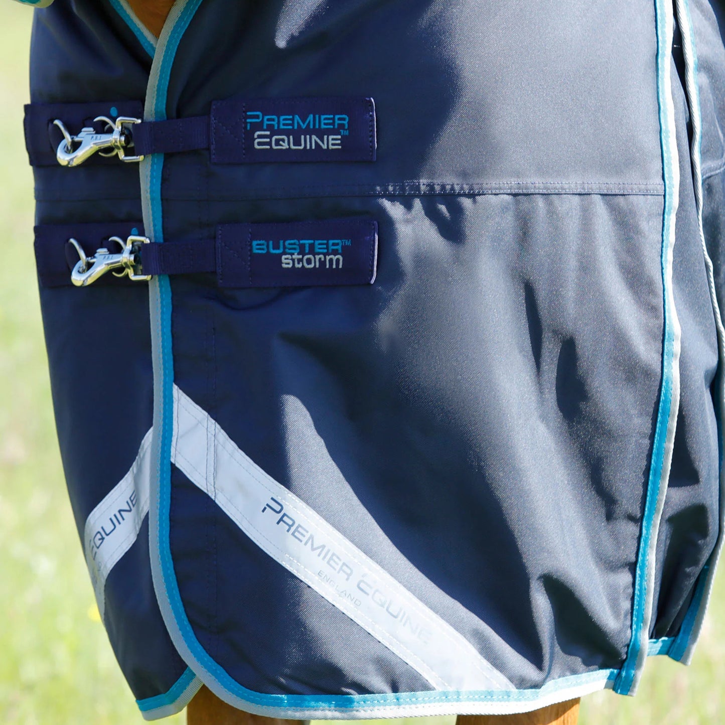 Couverture Buster Storm 100g Imperméable Nylon Balistique 840D avec Couvre-Cou | Premier Equine