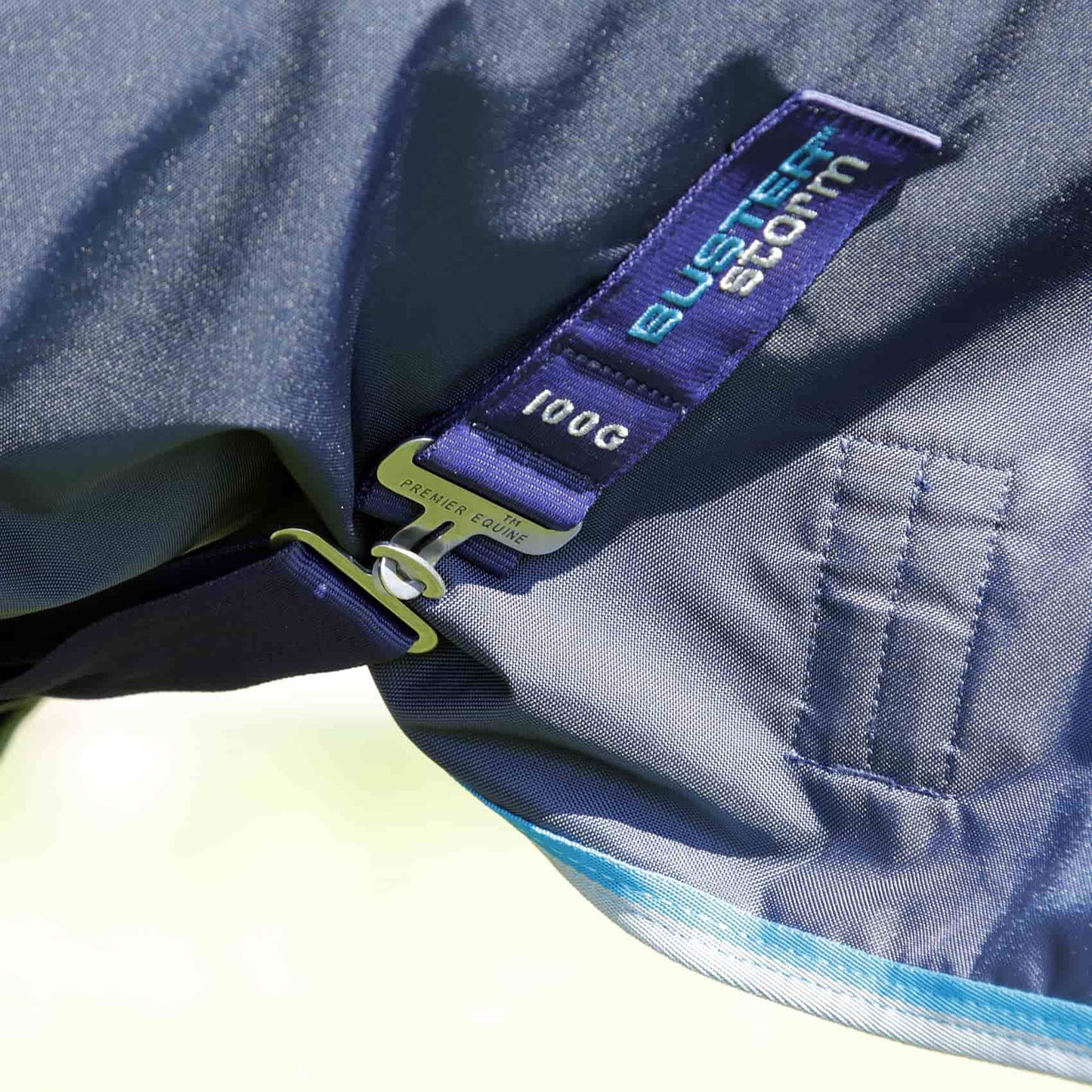 Couverture Buster Storm 100g Imperméable Nylon Balistique 840D avec Couvre-Cou | Premier Equine