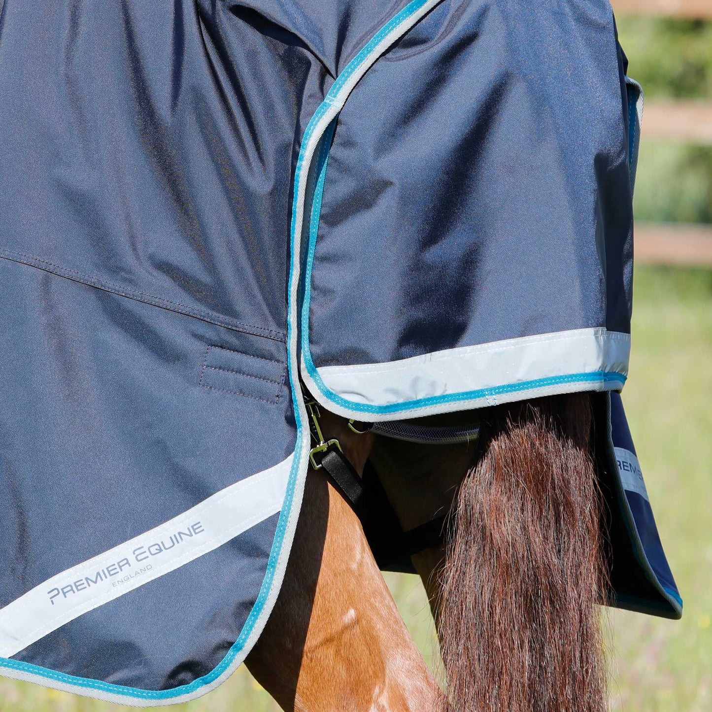 Couverture Buster Storm 100g Imperméable Nylon Balistique 840D avec Couvre-Cou | Premier Equine