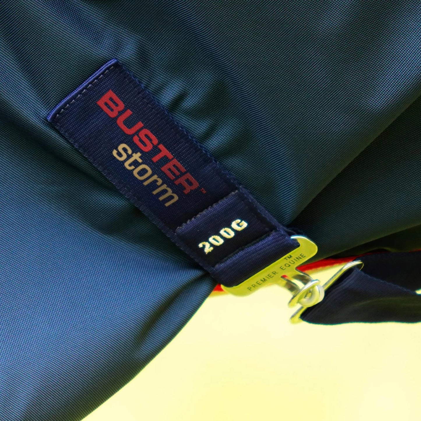 Couverture Buster Storm 200g Nylon Balistique 840D Imperméable avec Couvre-Cou Snug-Fit | Premier Equine