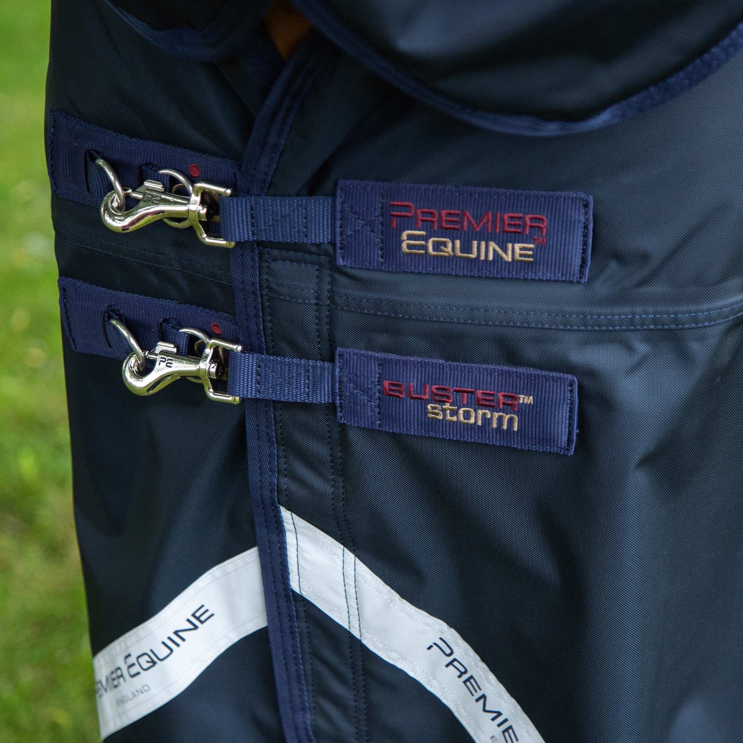 Couverture Buster Storm 220g Imperméable Nylon Balistique 840D avec Couvre-Cou | Premier Equine