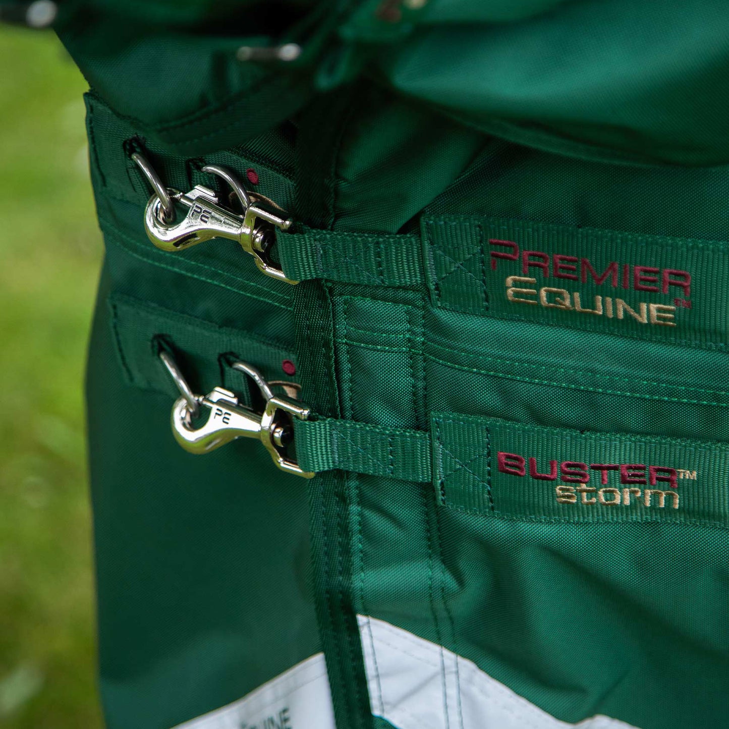 Couverture Buster Storm 220g Imperméable Nylon Balistique 840D avec Couvre-Cou | Premier Equine