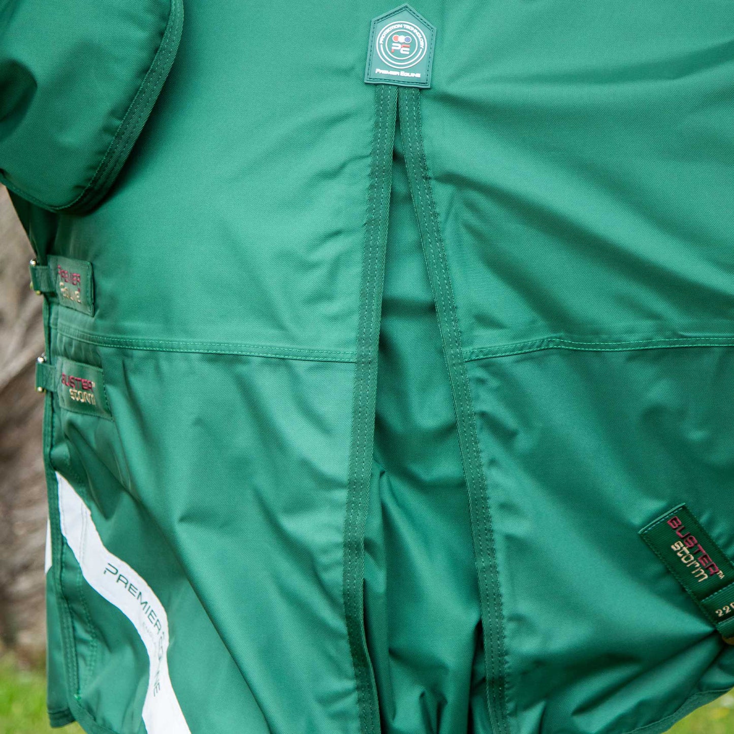 Couverture Buster Storm 220g Imperméable Nylon Balistique 840D avec Couvre-Cou | Premier Equine