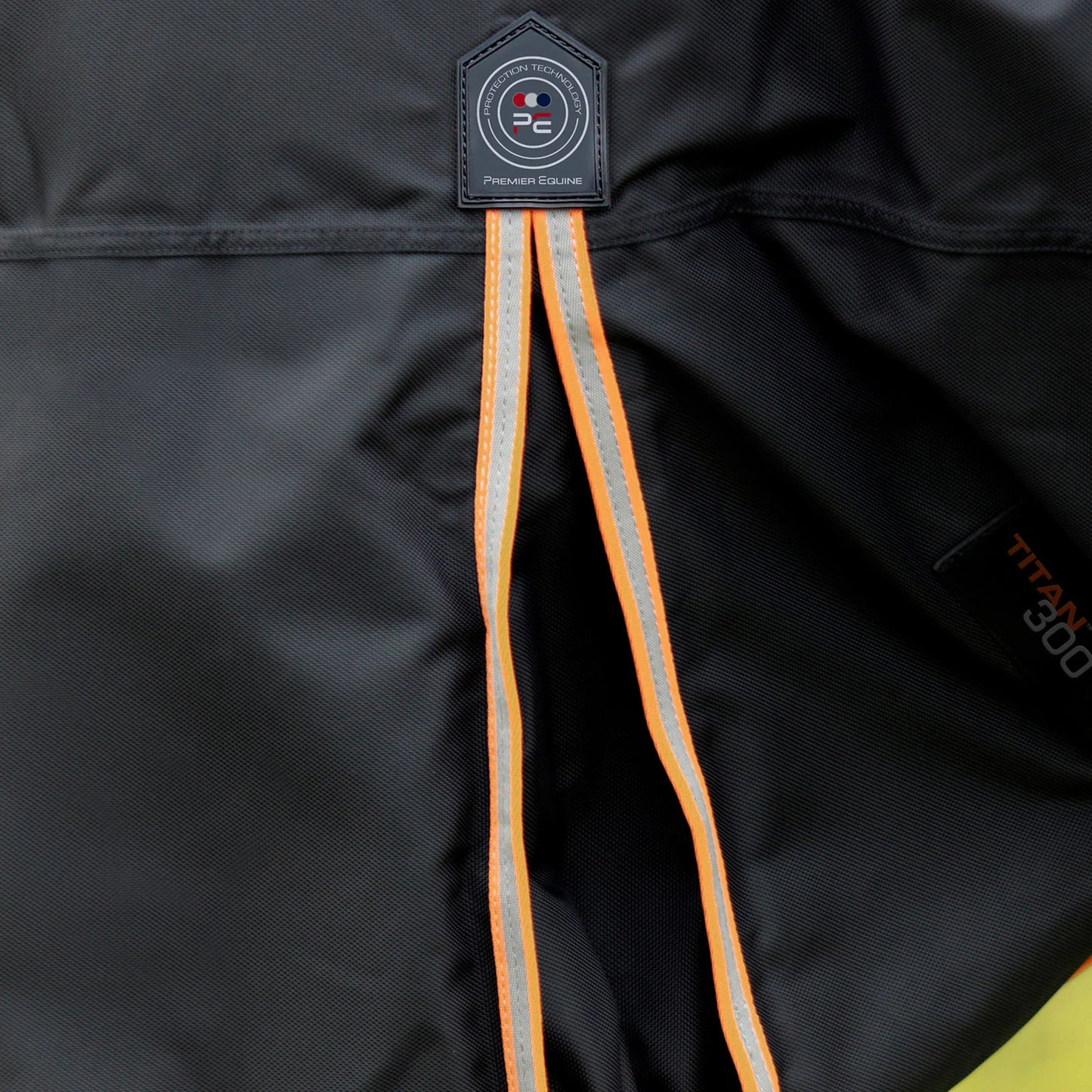 Couverture Titan 300g Premier Equine avec Couvre Cou - Chaud, Imperméable & Résistant