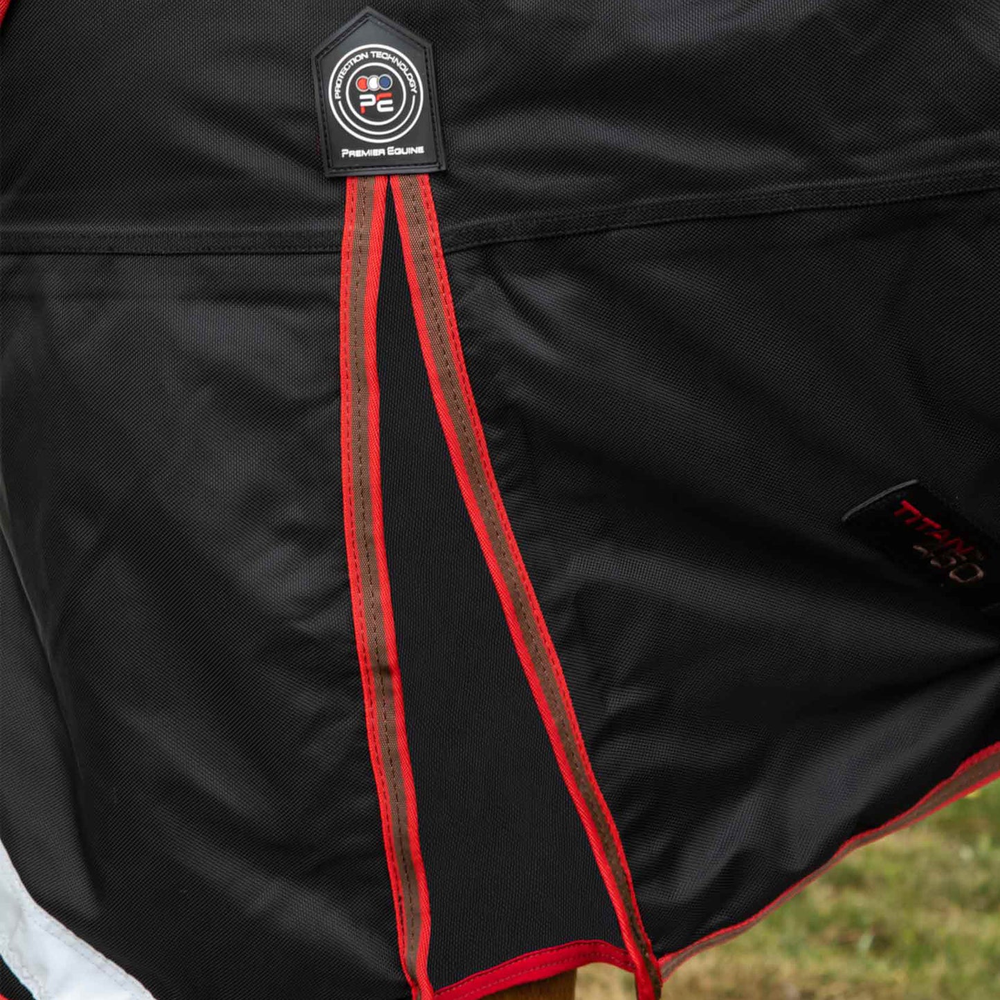 Couverture Titan 450g Premier Equine avec Couvre Cou - Protection Hivernale Ultime