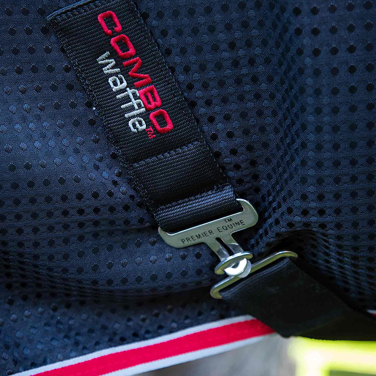 Couverture Séchante Combo Premier Equine Buster Waffle – Confort et Refroidissement Optimaux avec Couvre-Cou Intégré