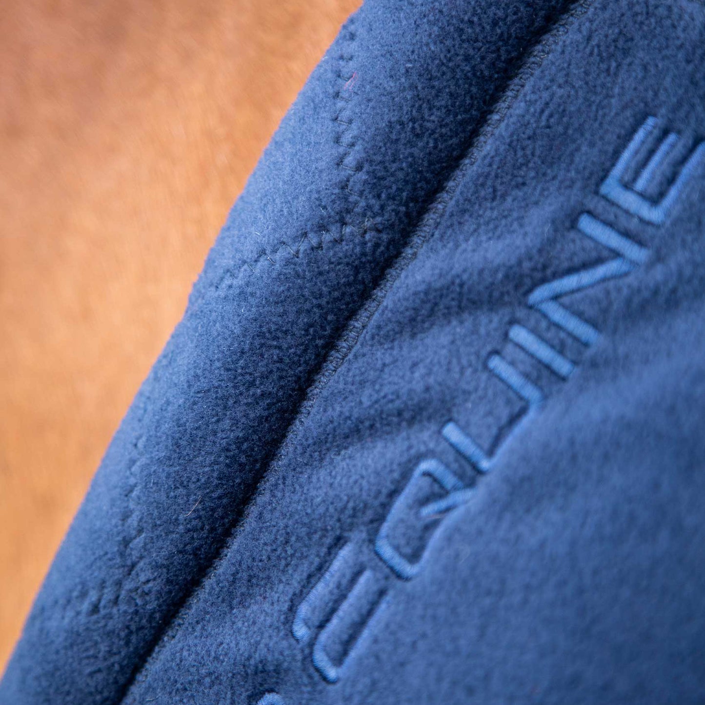 Couverture Séchante Buster Continental Edition Premier Equine – Polaire anti-boulochage 280g pour cheval