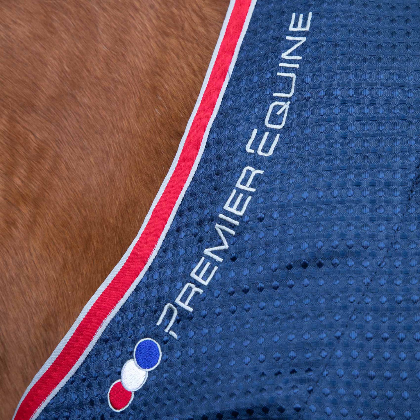 Couverture Séchante Premier Equine Sports – Séchage Rapide et Respirabilité Maximale