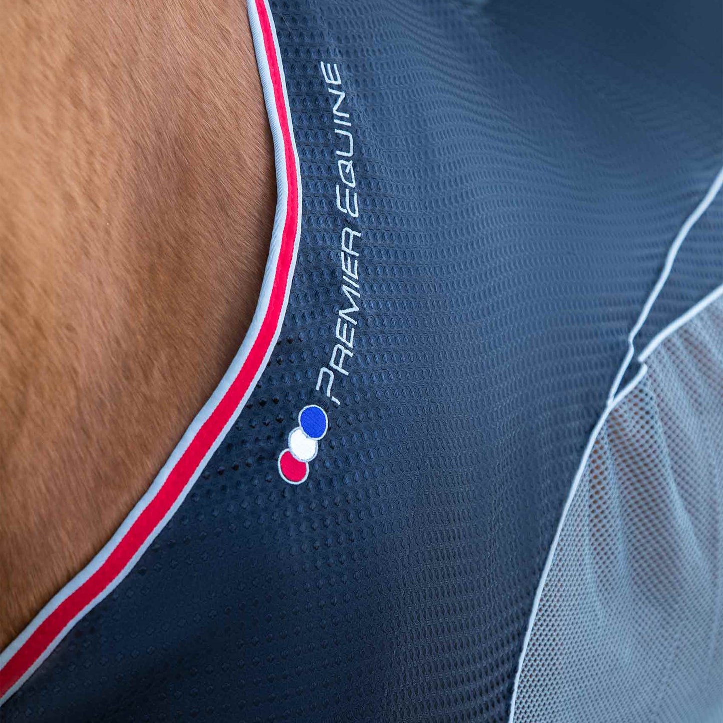 Couverture Séchante Premier Equine Sports – Séchage Rapide et Respirabilité Maximale