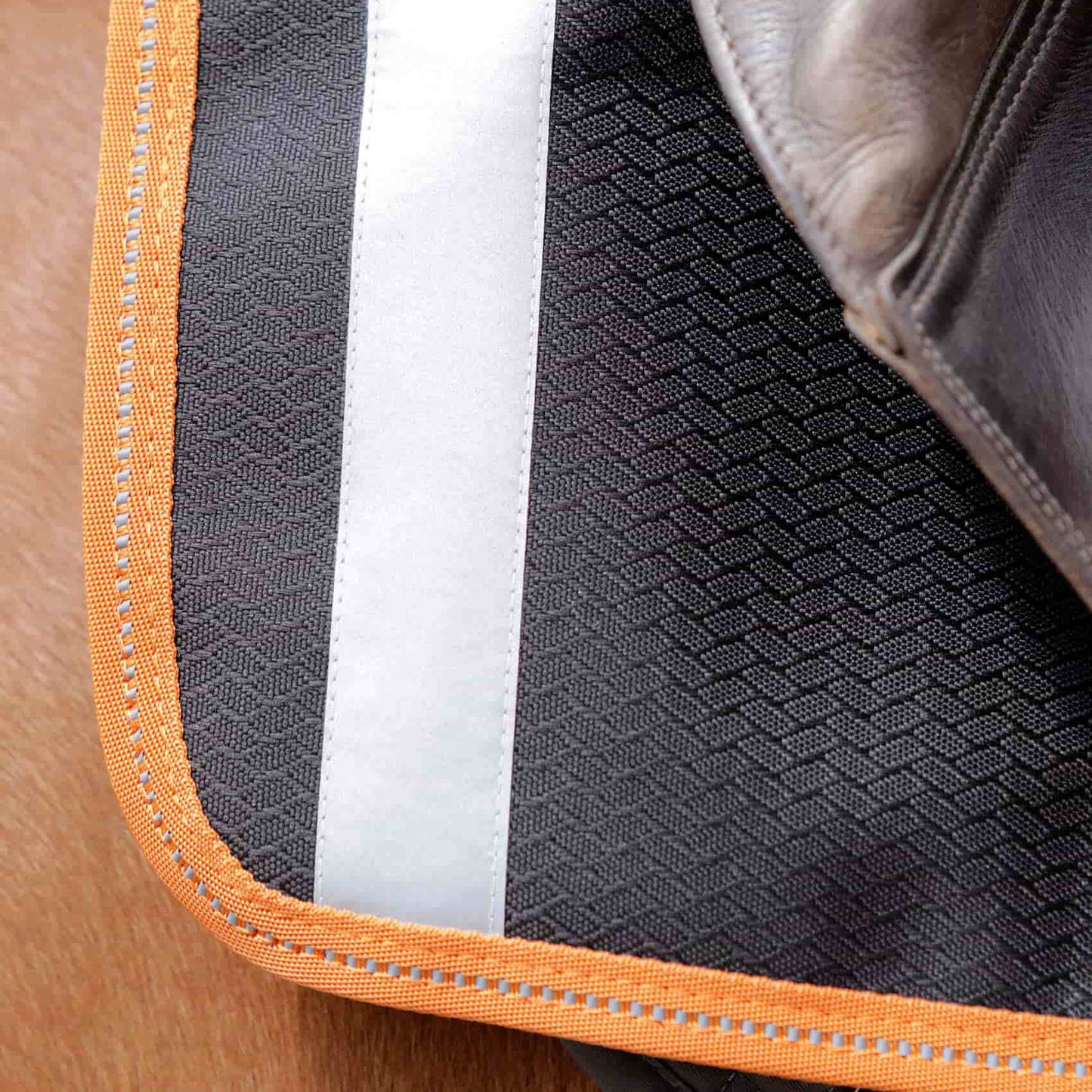 Couvre-Reins Stratus Reflective Premier Equine – Imperméable et Haute Visibilité