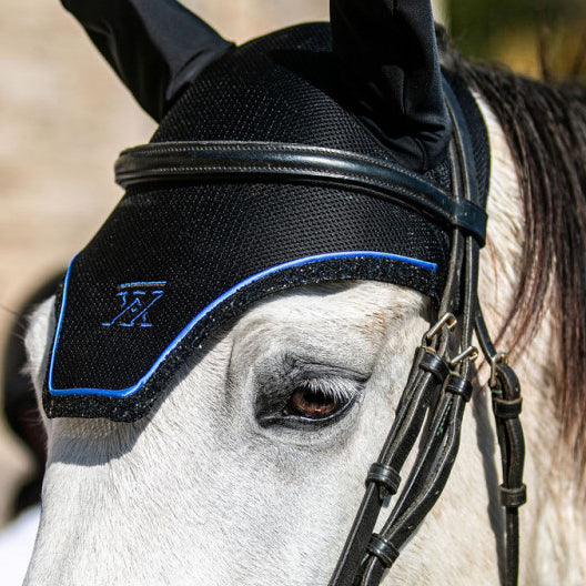 Cheval portant bonnet Oxxer collection Accents bleu roi – protection et confort