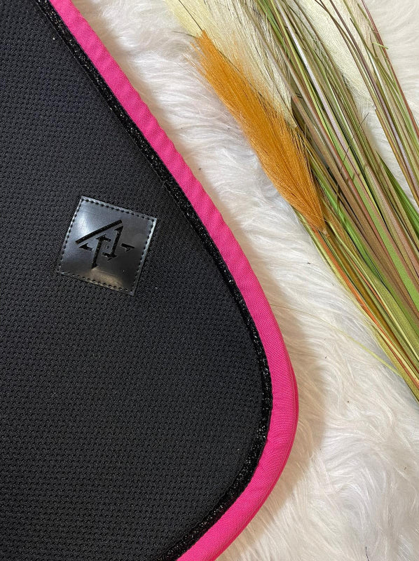 Tapis de Selle Oxxer Mesh Noir Bord Couleur – Respirant et Élégant