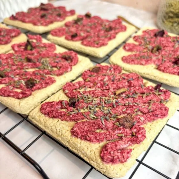 Ingrédients bio Betterave et Lavande pour GaufreBio Sérénité – friandise naturelle pour cheval