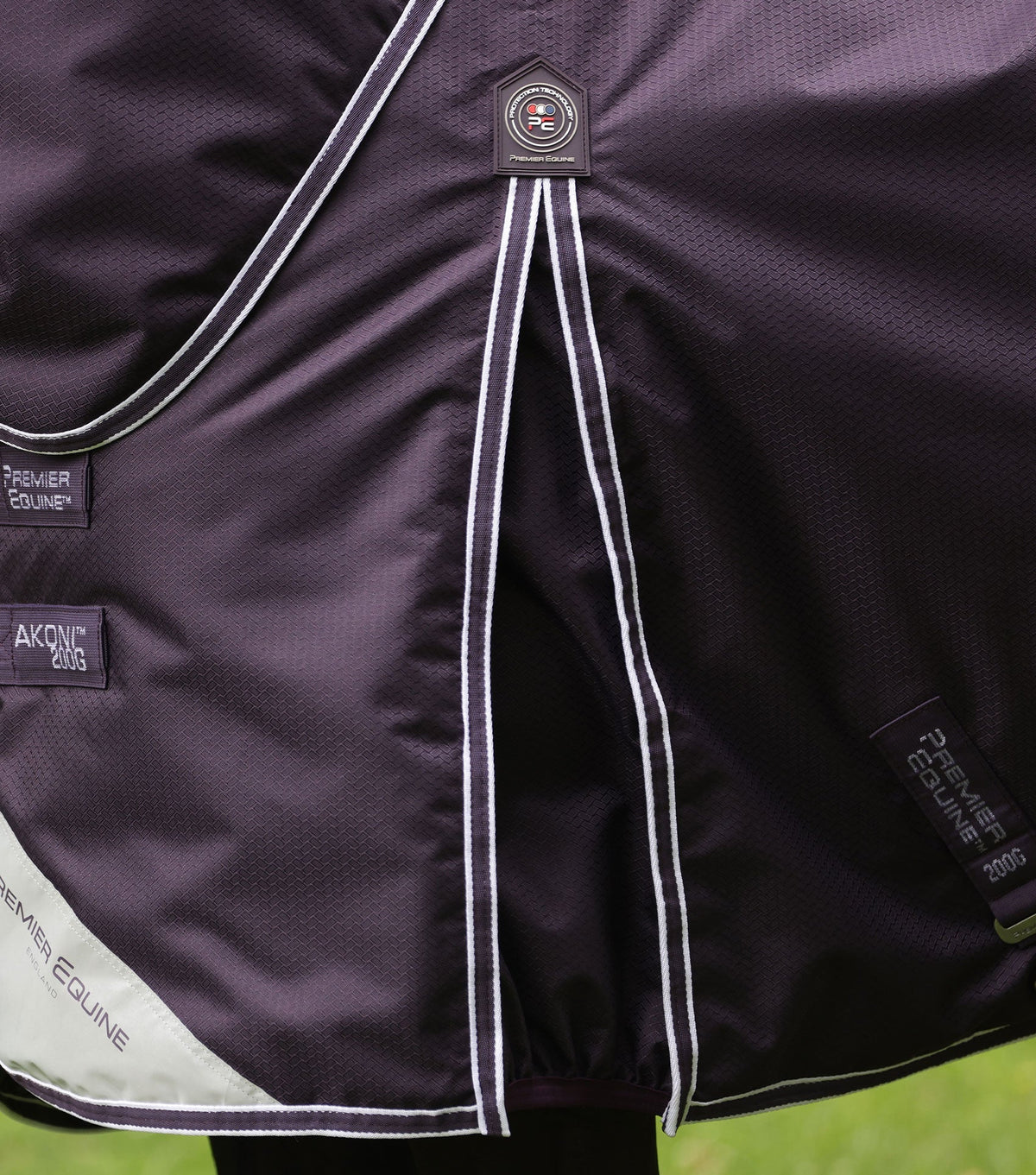 Couverture d’extérieur Akoni 200 g avec couvre-cou classique – Premier Equine