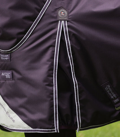 Couverture d’extérieur Akoni 200 g avec couvre-cou classique – Premier Equine
