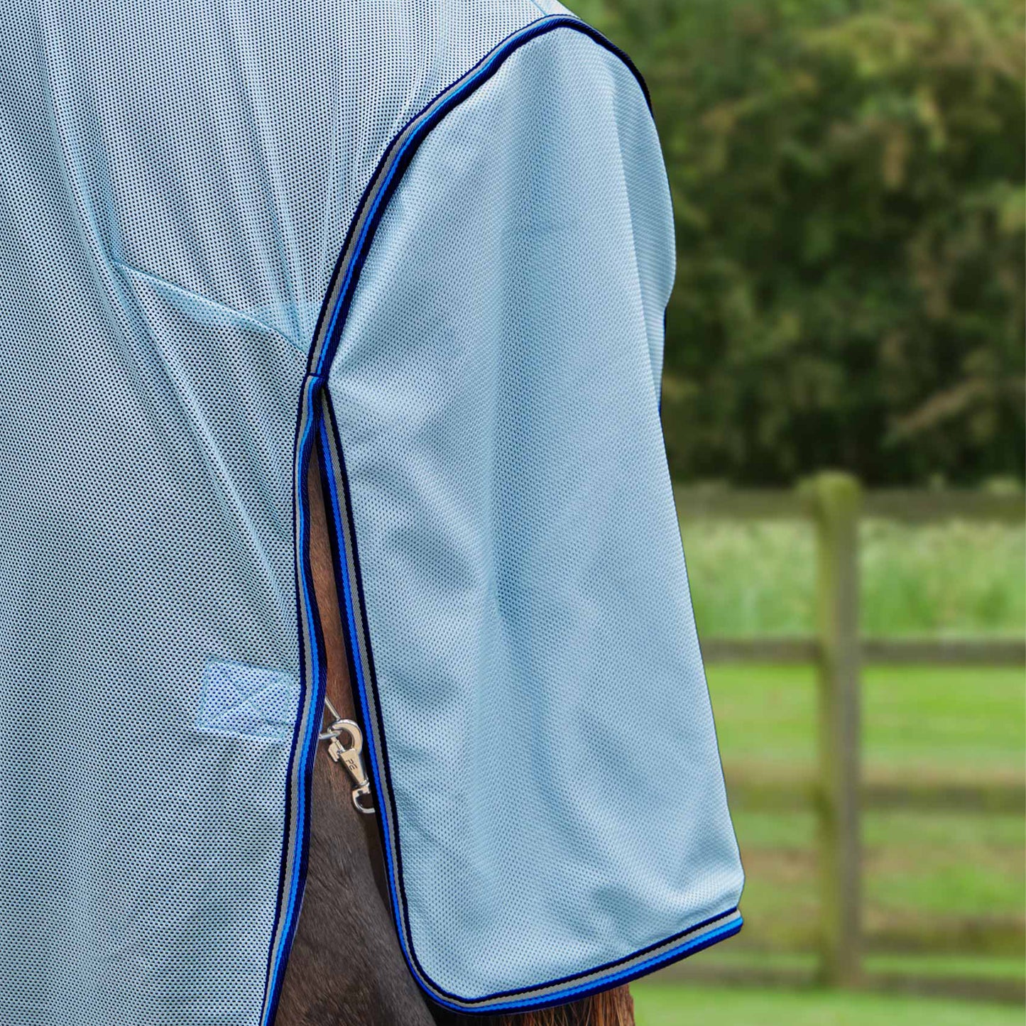 Couverture anti-mouches Bug Buster Premier Equine – Protection UV et insectes pour cheval