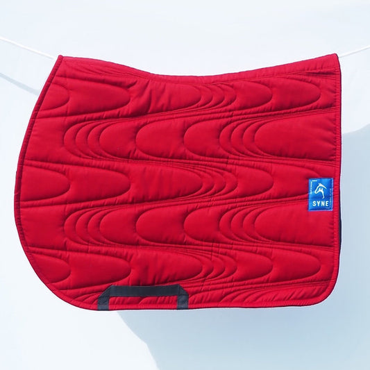 Tapis Synergie Rouge Syne – Tissu Up-cyclé Gabardine Coton, Rembourrage Ouate & Maille 3D Respirante