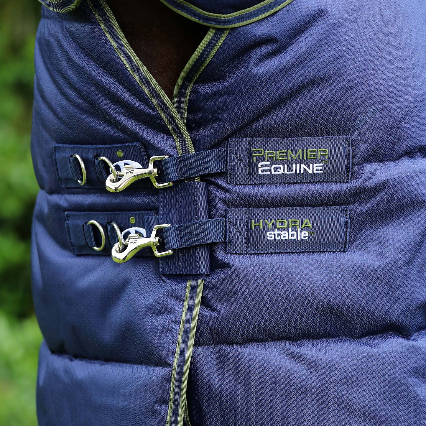 Couverture d’écurie Hydra 350g avec couvre cou – Imperméable et respirante en polyester 600D