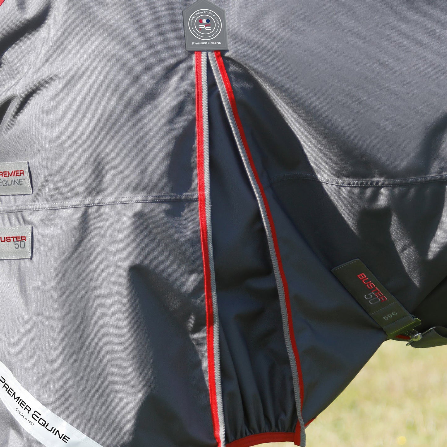 Couverture Buster 50g Nylon Balistique 840D Imperméable avec Couvre-Cou | Premier Equine