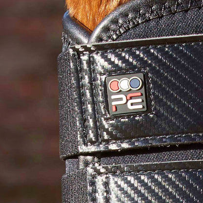 Guêtres de Dressage Premier Equine Carbon Air-Tech – Protection Ventilée à Fermeture Simple