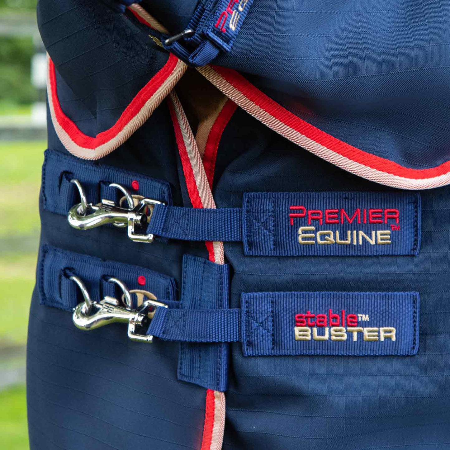 Couverture d’Écurie Buster 450g avec Couvre-Cou Amovible Polyester Ripstop 1000D | Premier Equine