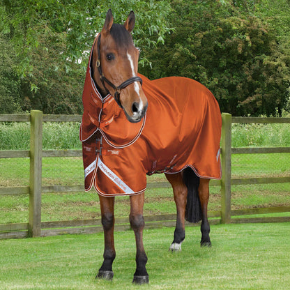 Couverture d’extérieur Stratus 600D série 200 g avec couvre-cou classique - Premier Equine