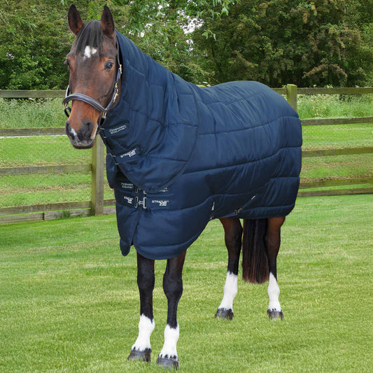 Couverture d’écurie Stratus 200g avec couvre-cou 420D – Protection chaude et respirante Premier Equine