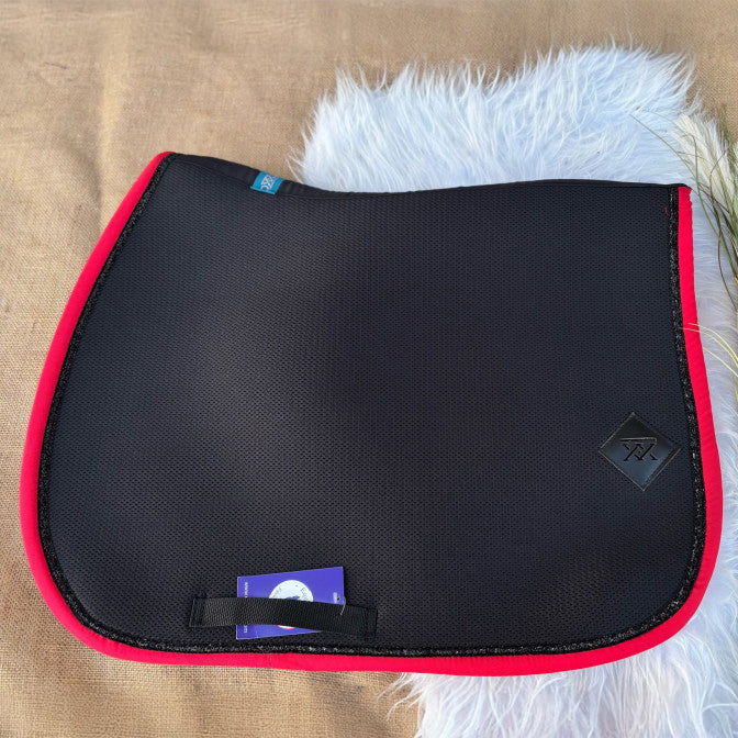 Tapis de Selle Oxxer Mesh Noir Bord Couleur – Respirant et Élégant